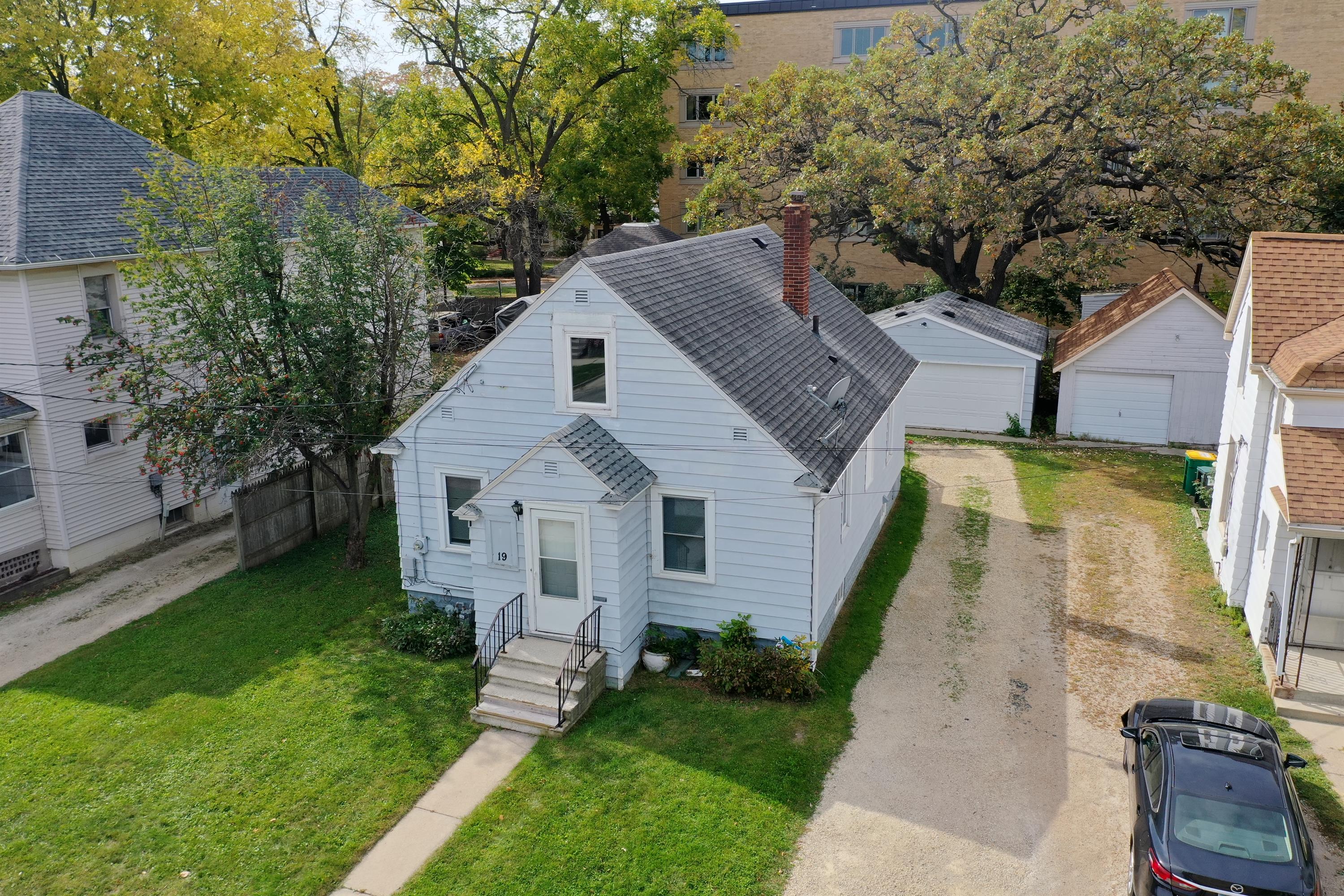 19 7th Avenue Northeast