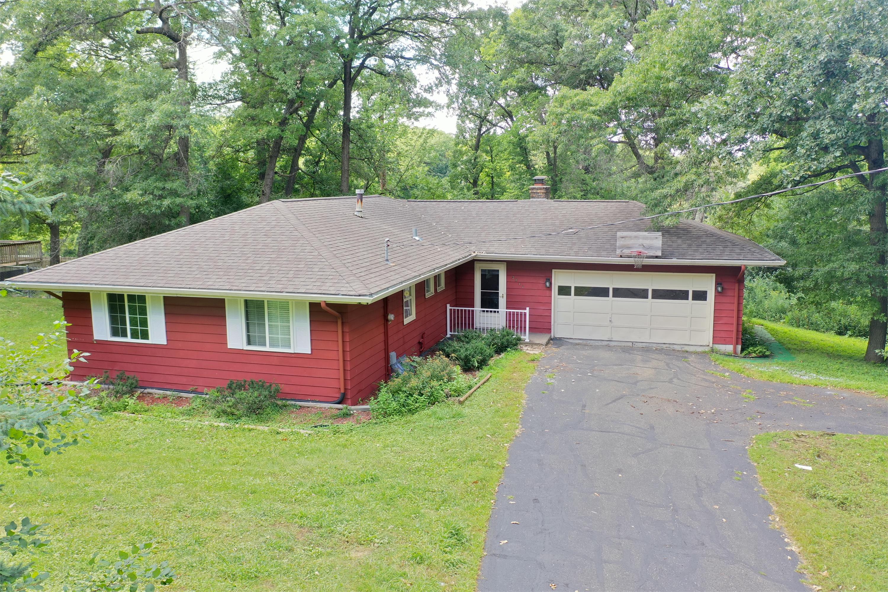 2011 Edgewood Court Southwest