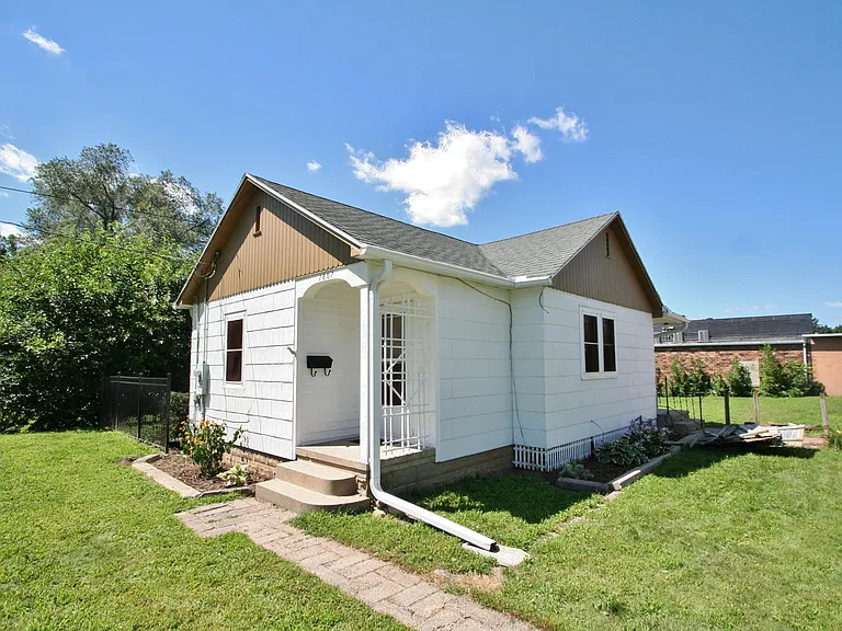 1807 3rd Street Southwest