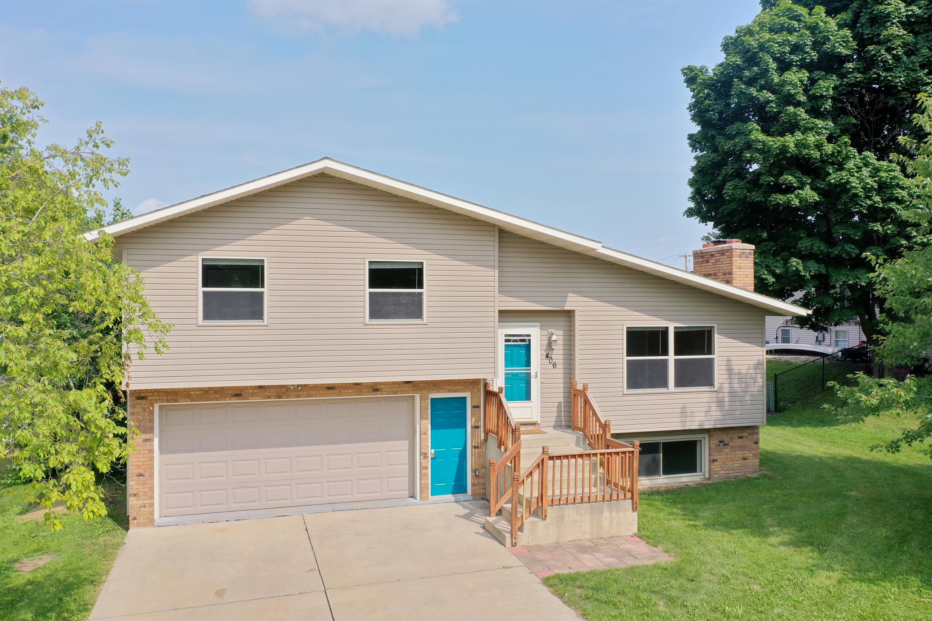 406 4th Avenue Northeast